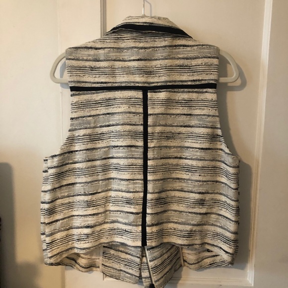 BCBG Black & White Vest Size M - Picture 2 of 4